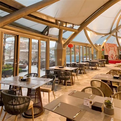 Drzwi z ramą aluminiową ze szkłem